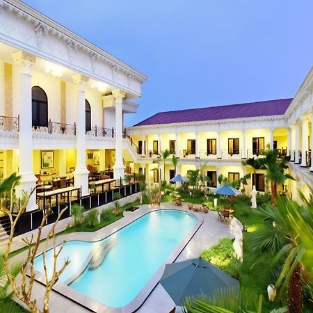 The Grand Palace Hotel יוגיאקרטה מראה חיצוני תמונה