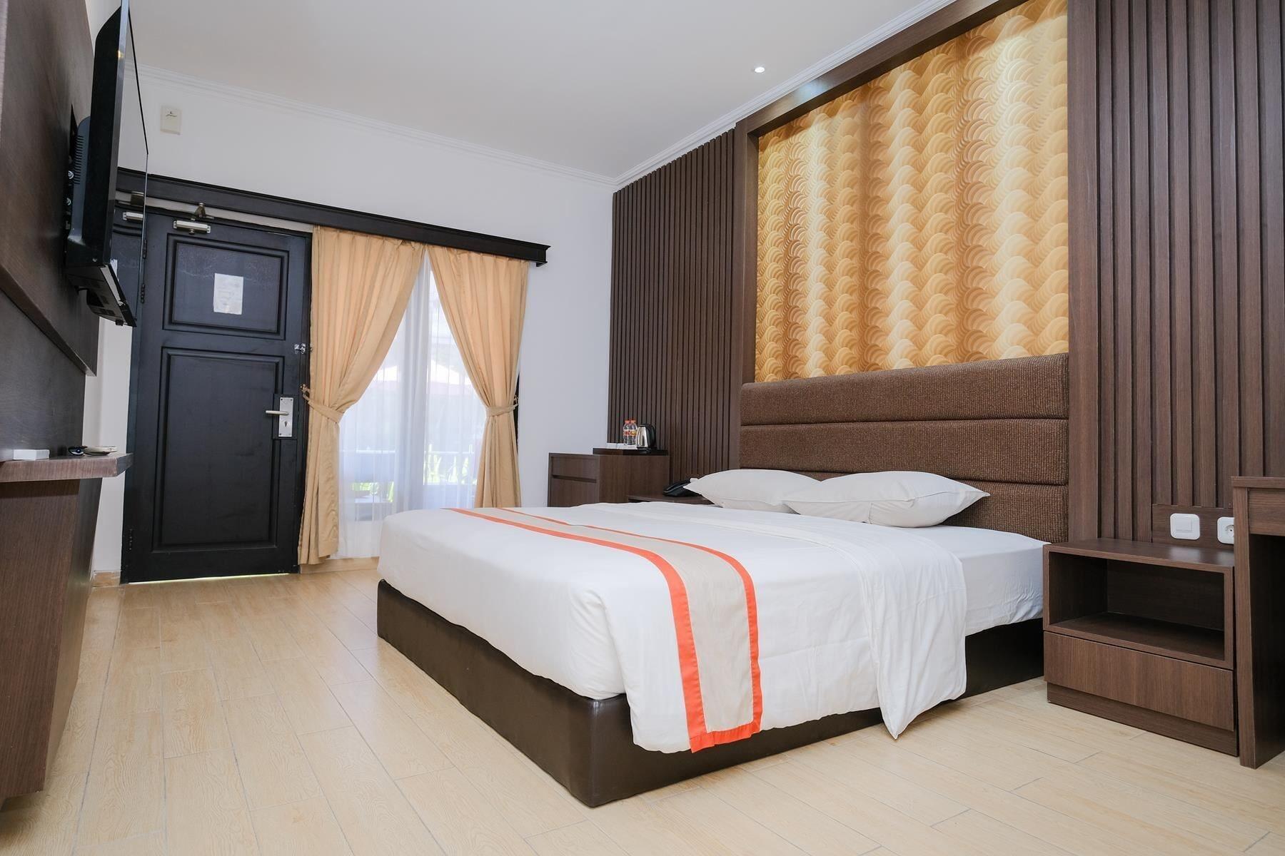 The Grand Palace Hotel יוגיאקרטה מראה חיצוני תמונה