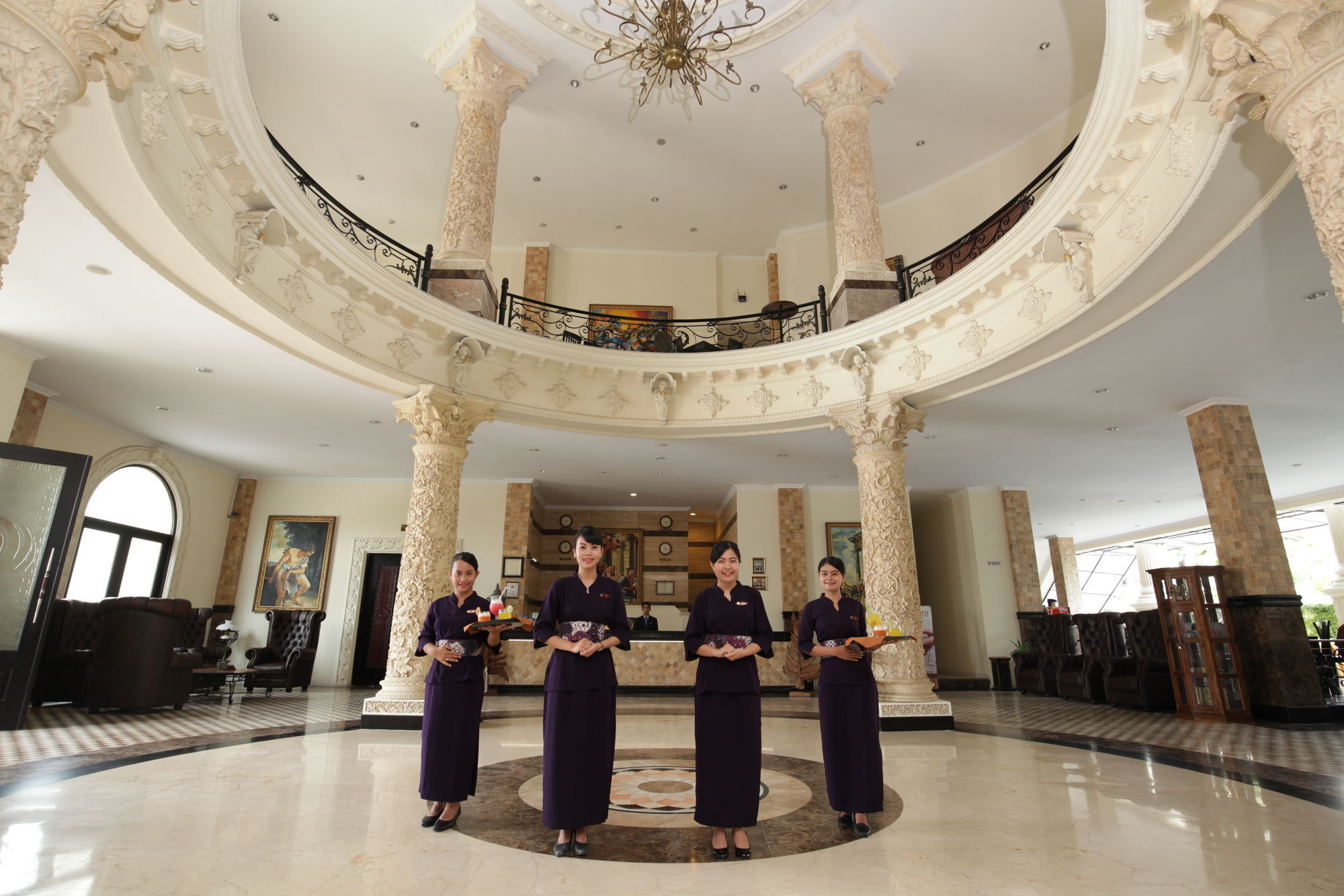 The Grand Palace Hotel יוגיאקרטה מראה חיצוני תמונה
